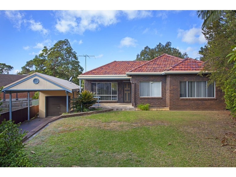 10 Phyllis Avenue, Picnic Point NSW 2213