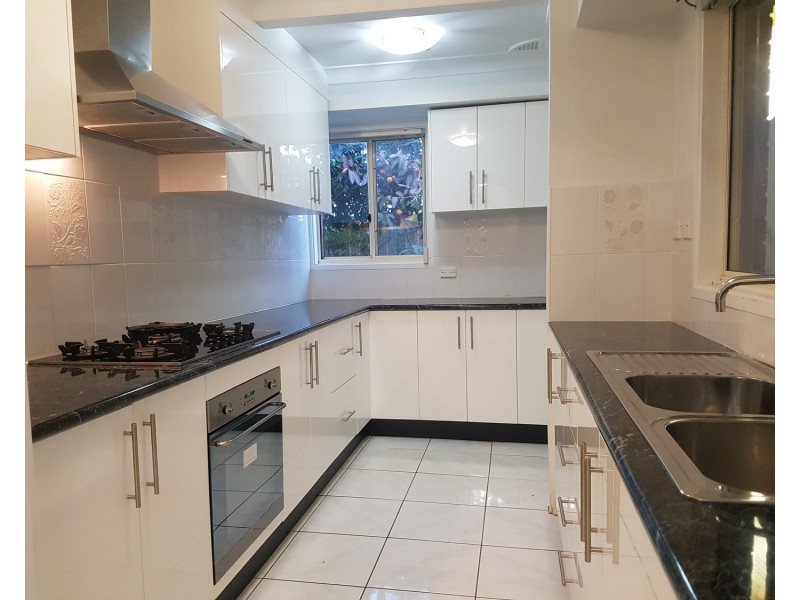 5 Peerless Close, Ingleburn NSW 2565