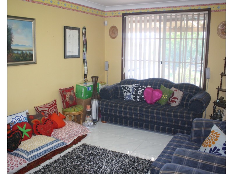 5 Peerless Close, Ingleburn NSW 2565