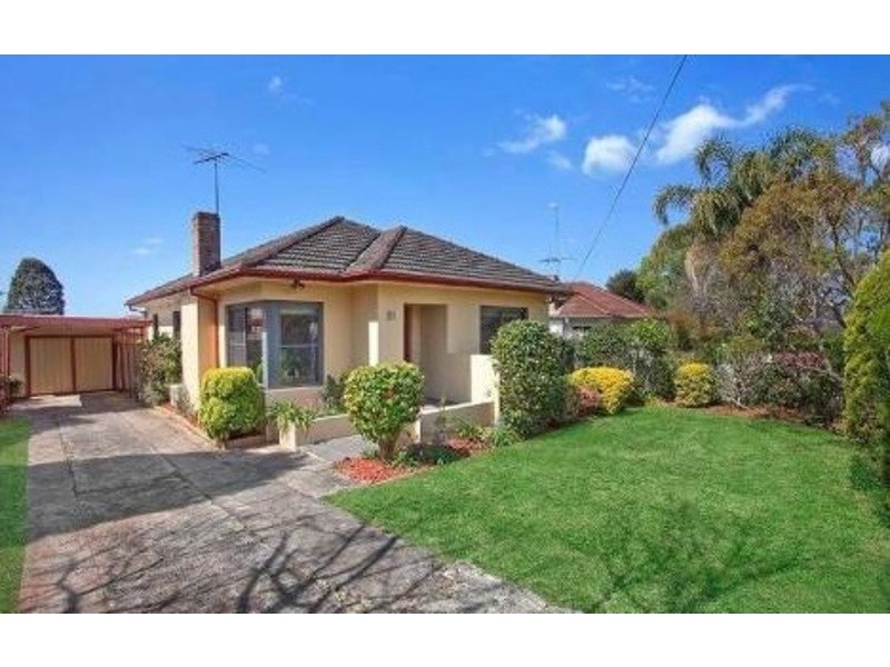 27 lesley Avenue, Revesby NSW 2212