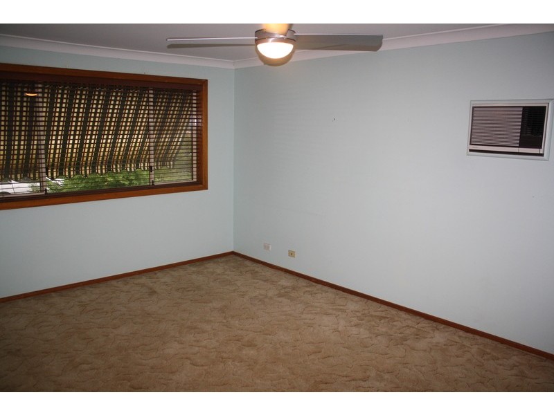 8 Monie Avenue, East Hills NSW 2213