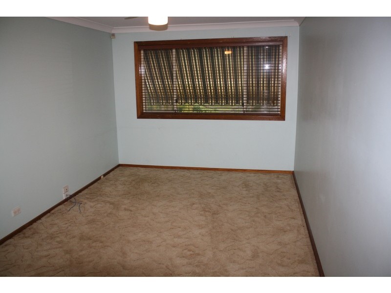 8 Monie Avenue, East Hills NSW 2213