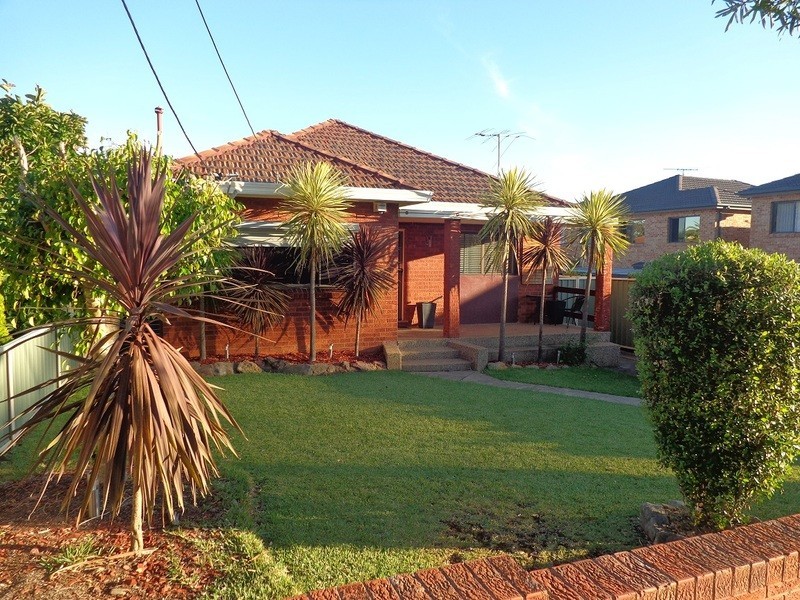 11 English Street, Revesby NSW 2212