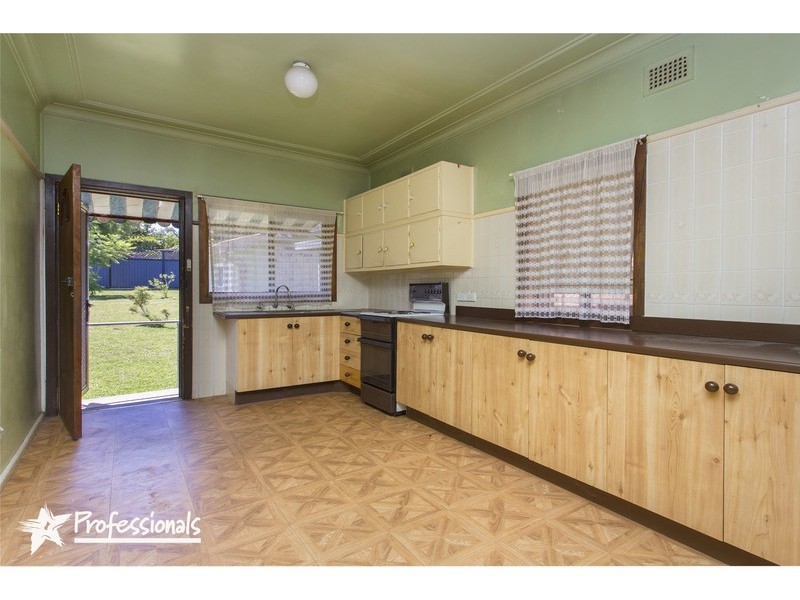 83 Victor Avenue, Picnic Point NSW 2213