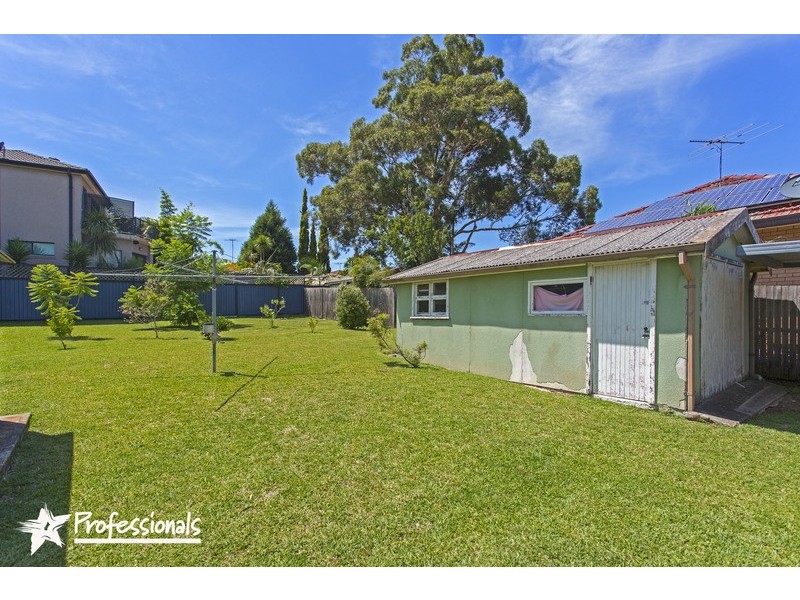 83 Victor Avenue, Picnic Point NSW 2213