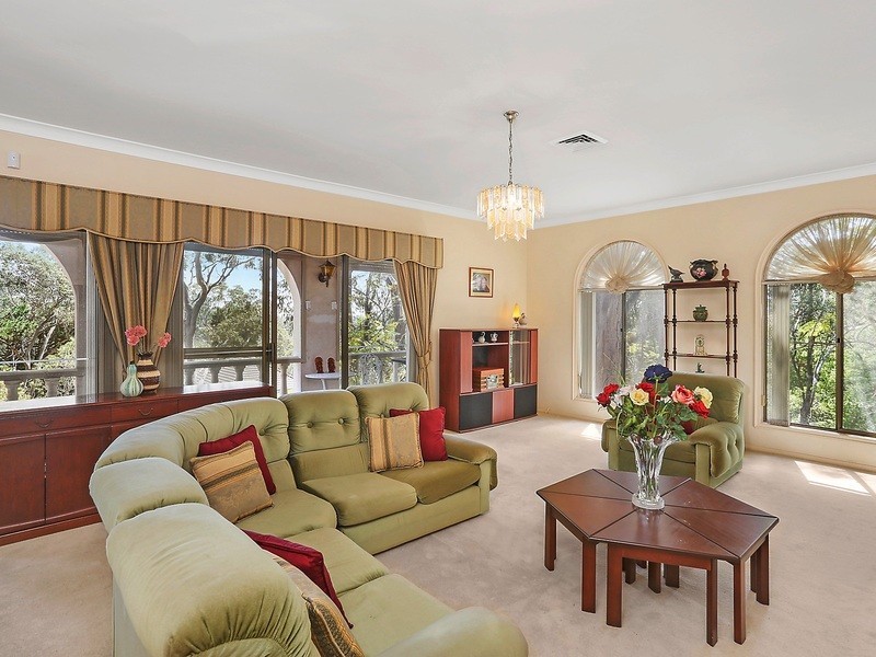 848 Henry Lawson Drive, Picnic Point NSW 2213