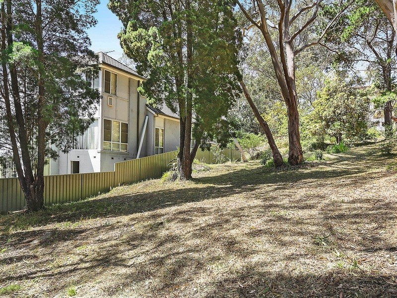 848 Henry Lawson Drive, Picnic Point NSW 2213