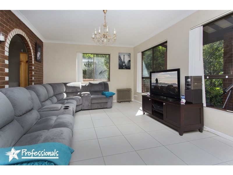85 Thomas Street, Picnic Point NSW 2213