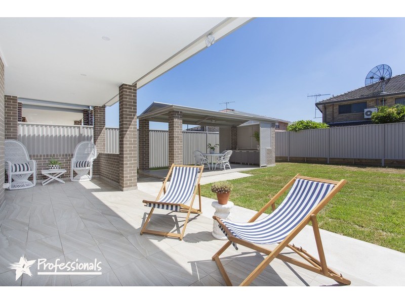 16 Flinders Road, Georges Hall NSW 2198