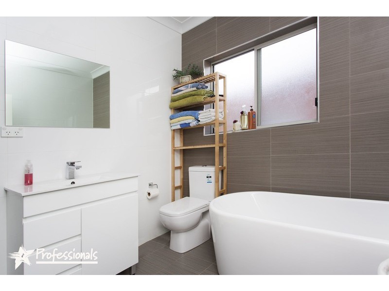 15A Edinburgh Drive, Revesby Heights NSW 2212