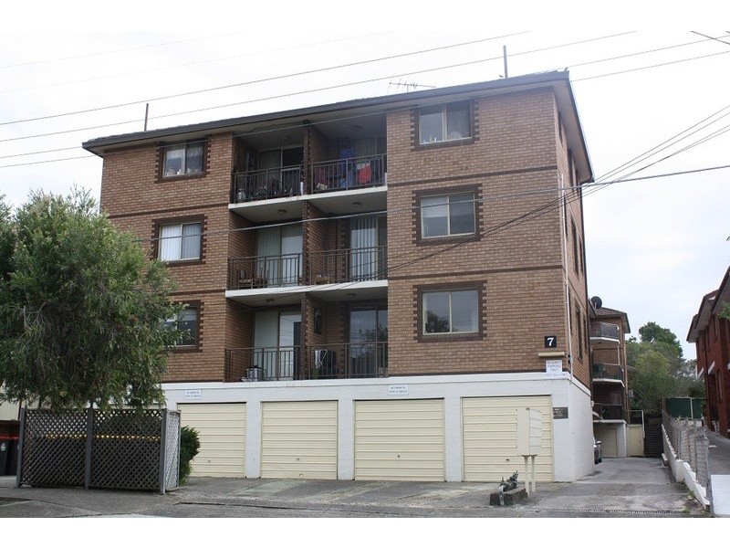 24/7 Myers Street, Roselands NSW 2196