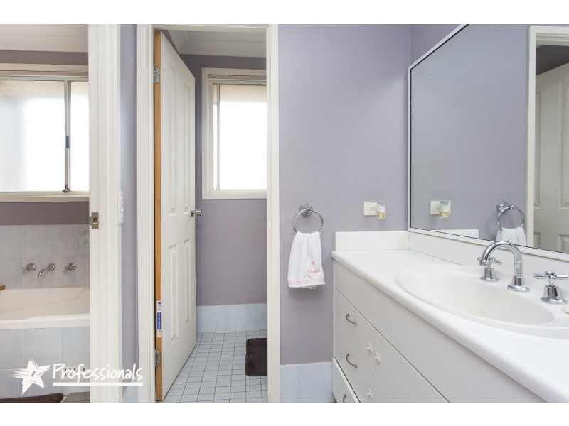 829A Henry Lawson Drive, Picnic Point NSW 2213