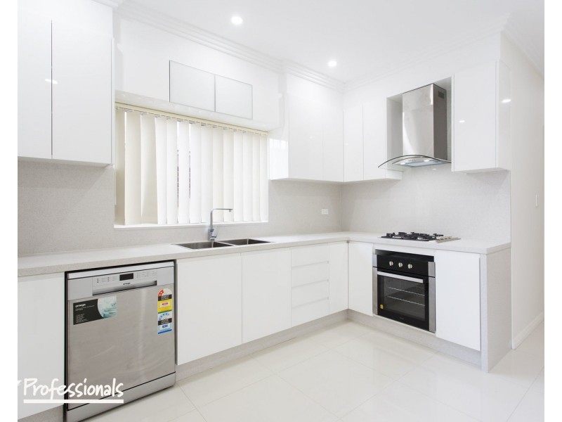 15 Richardson Avenue, Padstow NSW 2211