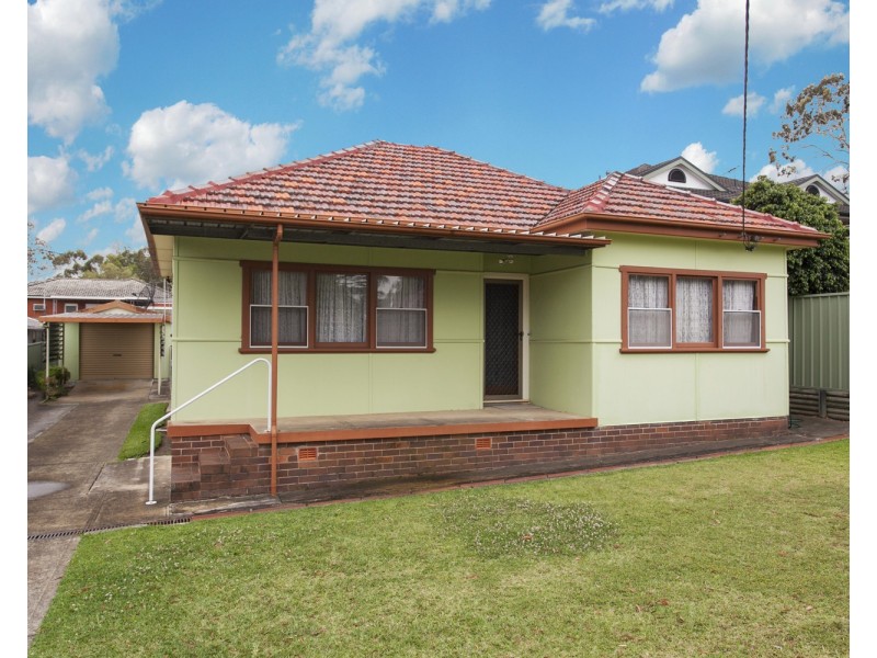 26 Donald Street, Picnic Point NSW 2213