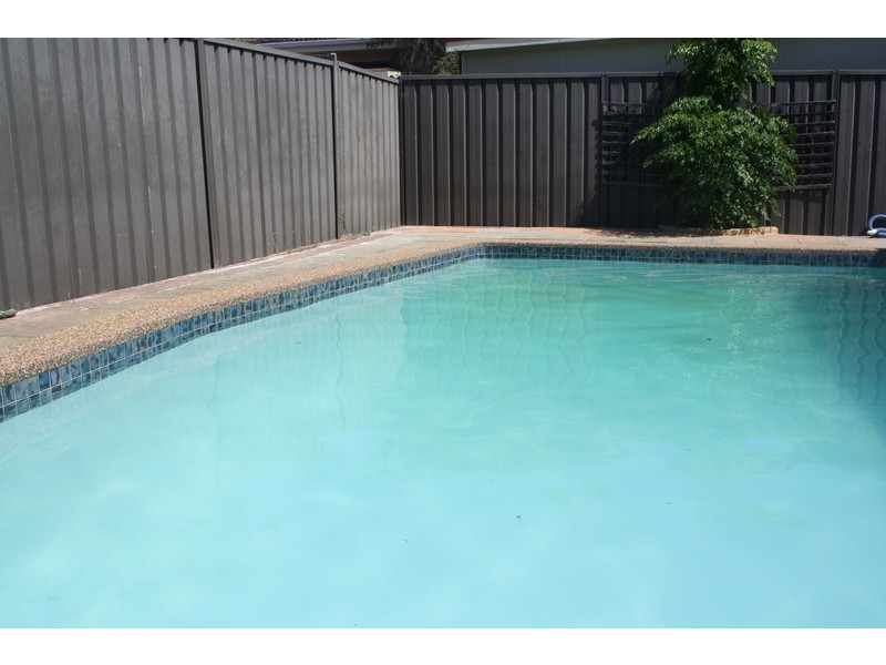 27 Apex Avenue, Picnic Point NSW 2213