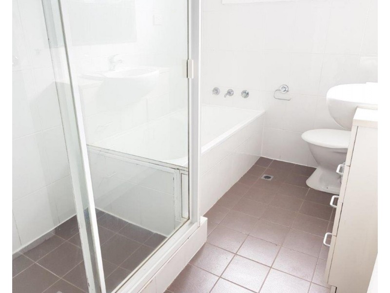 21 Dernancourt Parade, Milperra NSW 2214