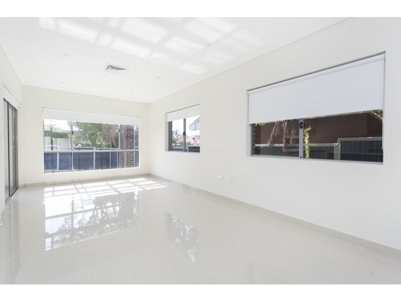 66A Apex Avenue, Picnic Point NSW 2213