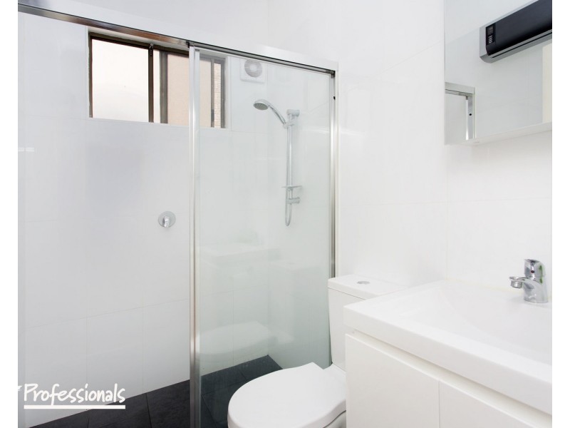 40 Bonds Road, Roselands NSW 2196