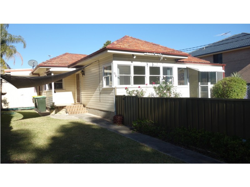 98 Carrington Street, Revesby NSW 2212