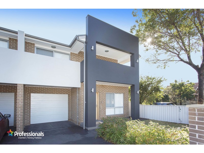 1/190 Lambeth Street, Picnic Point NSW 2213