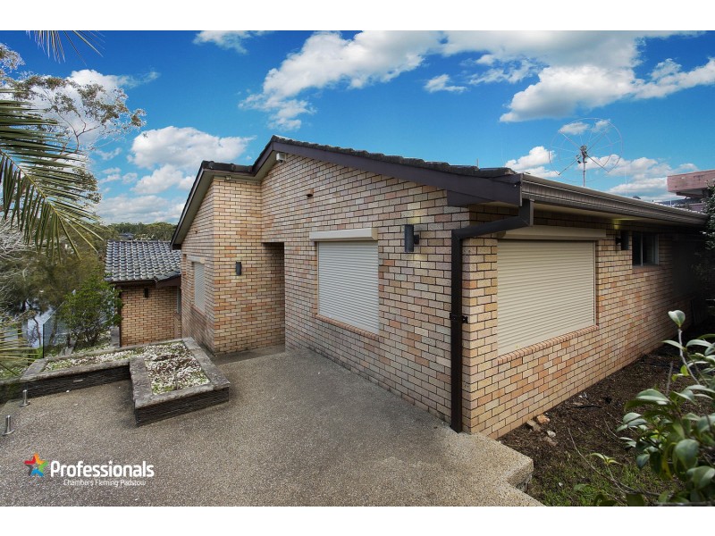 37 Burbank Avenue, Picnic Point NSW 2213