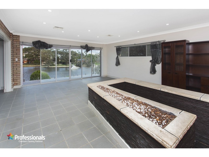 37 Burbank Avenue, Picnic Point NSW 2213