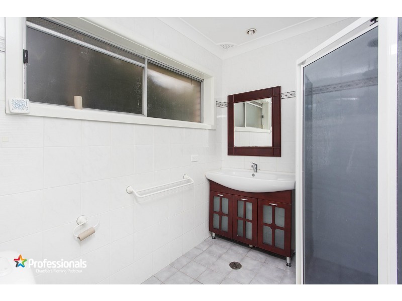 37 Burbank Avenue, Picnic Point NSW 2213