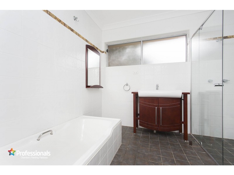 37 Burbank Avenue, Picnic Point NSW 2213