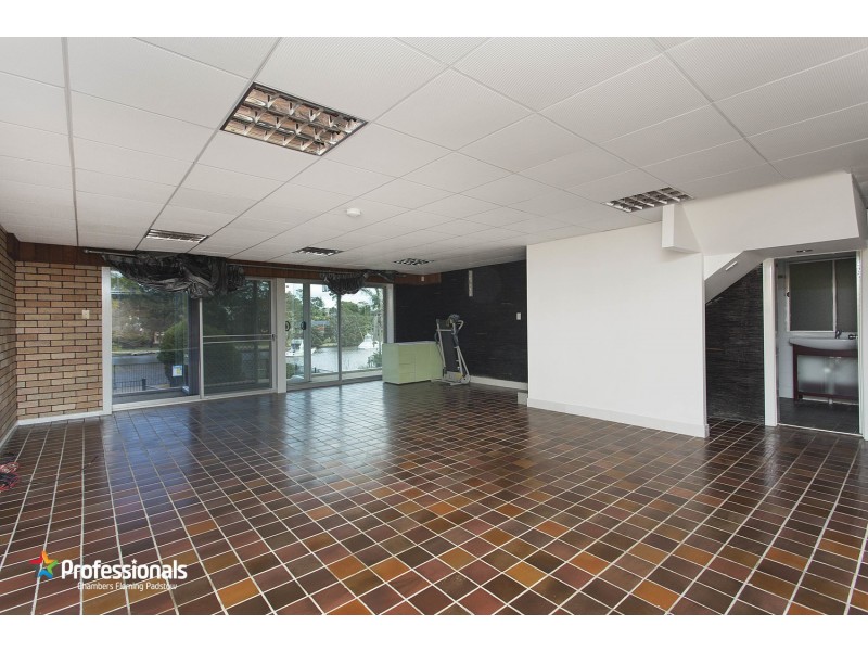 37 Burbank Avenue, Picnic Point NSW 2213