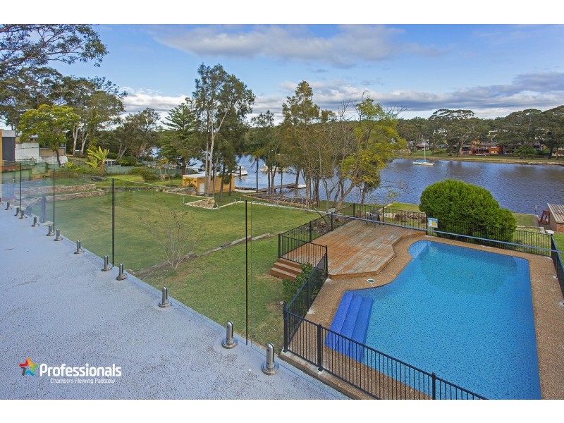 37 Burbank Avenue, Picnic Point NSW 2213