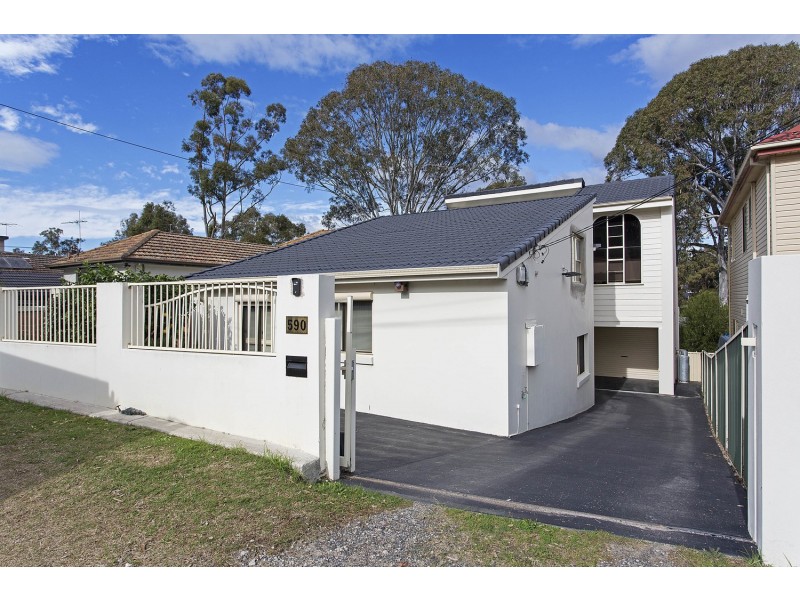 590 Henry Lawson Drive, East Hills NSW 2213