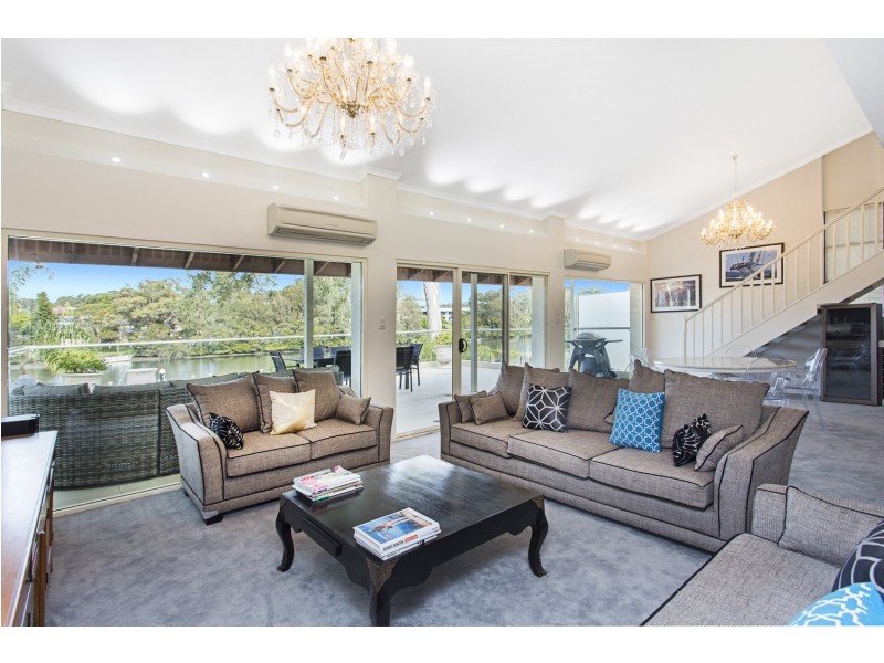 590 Henry Lawson Drive, East Hills NSW 2213