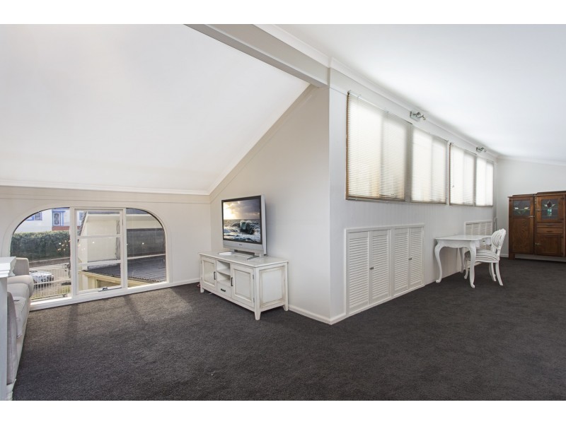 590 Henry Lawson Drive, East Hills NSW 2213