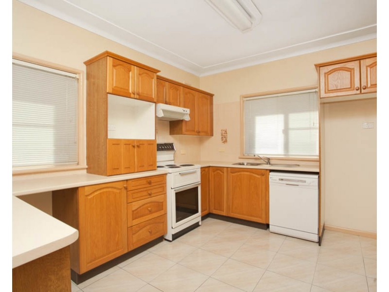 24  Doris Street, Picnic Point NSW 2213