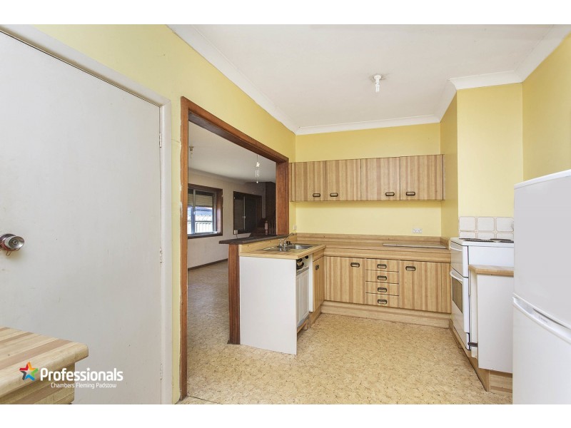 39 Toby Crescent, Panania NSW 2213