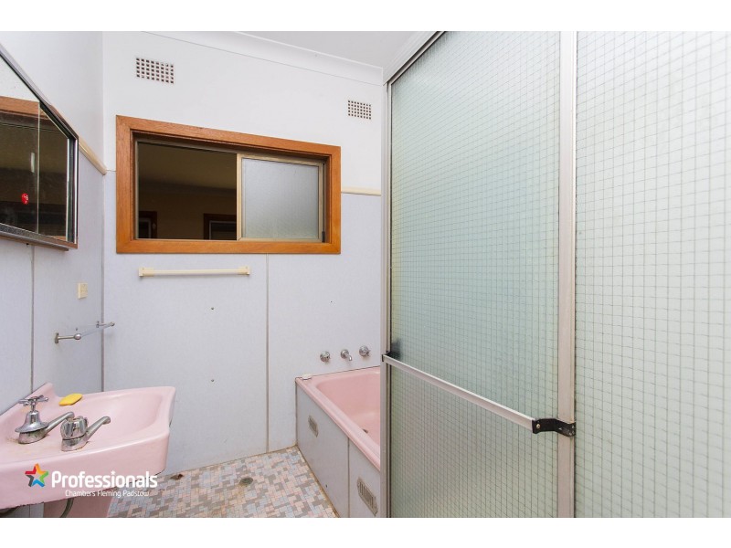 39 Toby Crescent, Panania NSW 2213