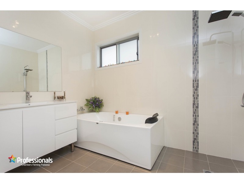 6 Rhonda Street, Revesby NSW 2212