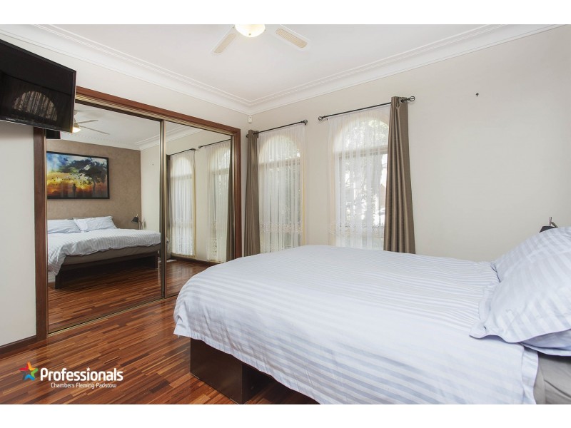 92 Victor Avenue, Picnic Point NSW 2213