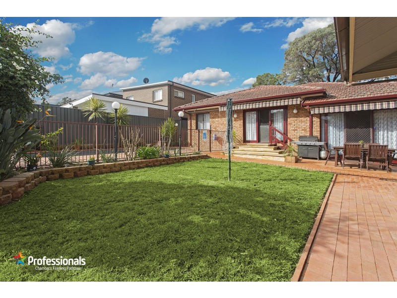 92 Victor Avenue, Picnic Point NSW 2213