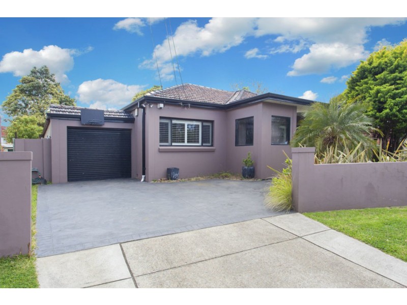 16 Kingston Avenue, Panania NSW 2213