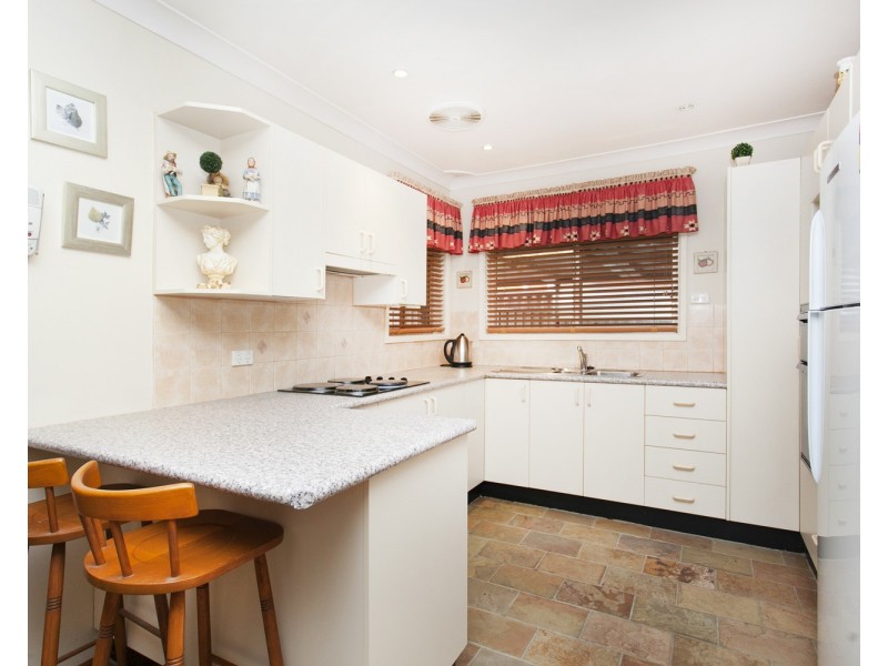 8 Warlencourt Avenue, Milperra NSW 2214