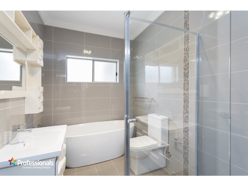 1A Tallawarra Avenue, Padstow NSW 2211