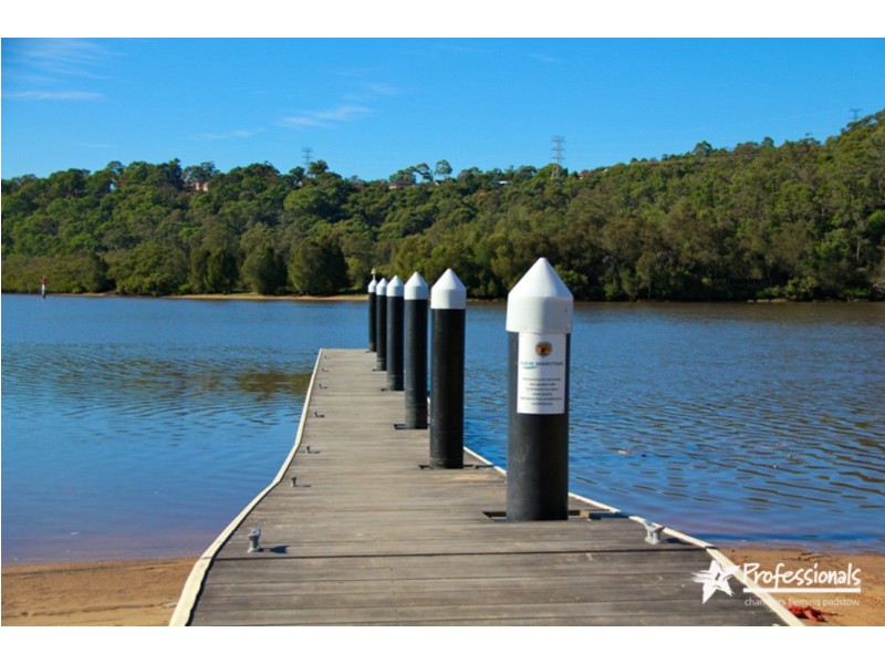 14 Kelvin Parade, Picnic Point NSW 2213