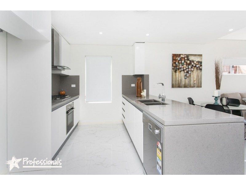 2/107 Ely Street, Revesby NSW 2212