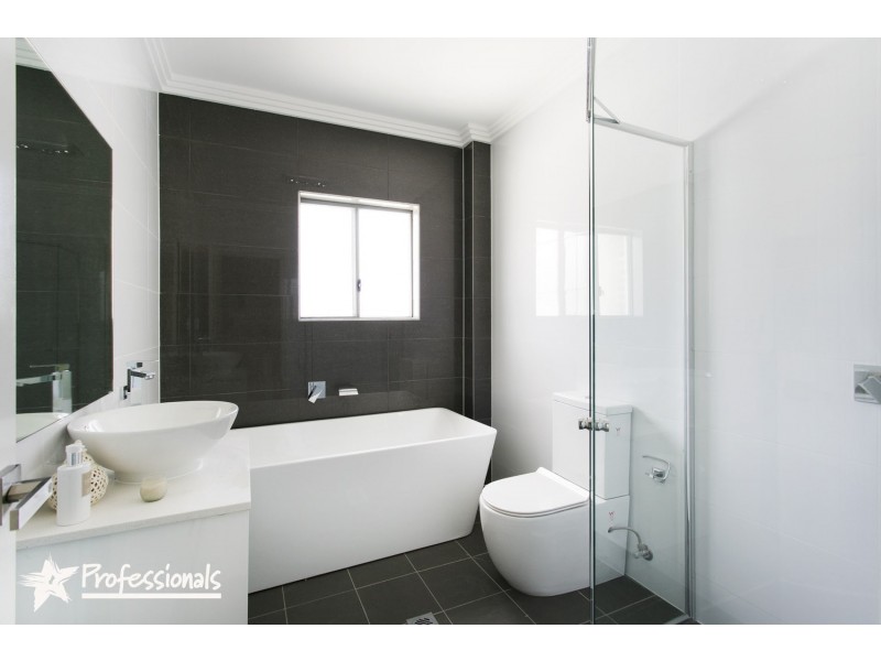 2/107 Ely Street, Revesby NSW 2212