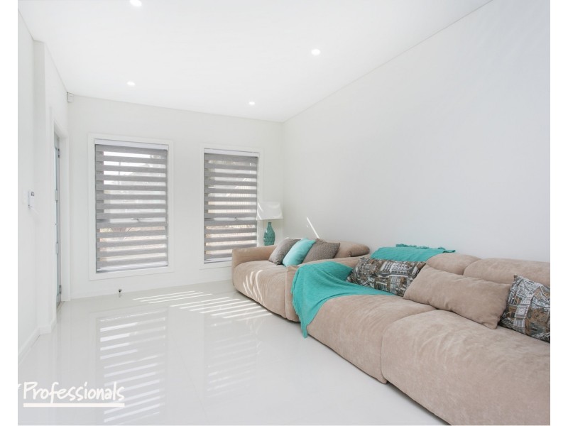 686a Henry Lawson Drive, East Hills NSW 2213