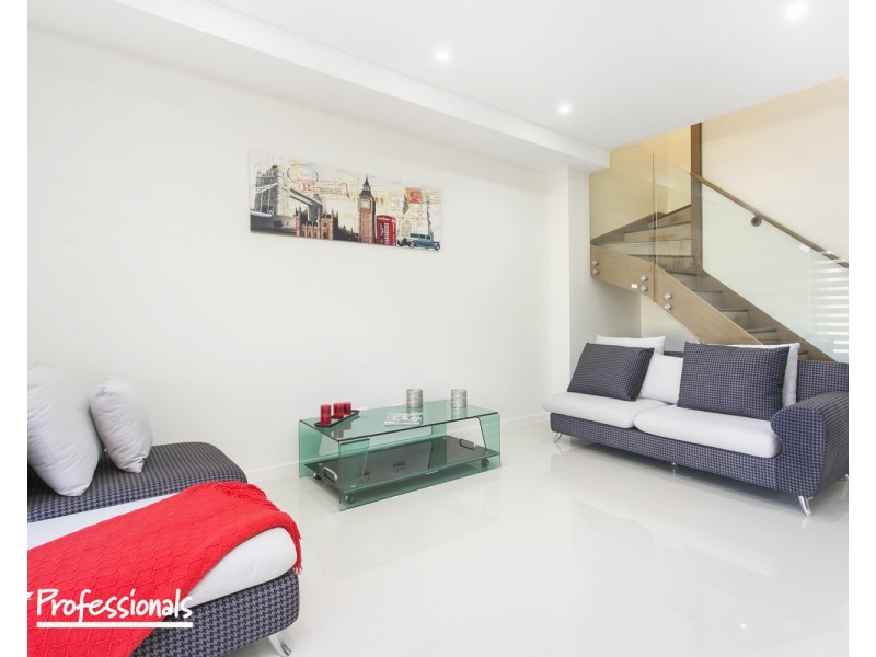 686a Henry Lawson Drive, East Hills NSW 2213