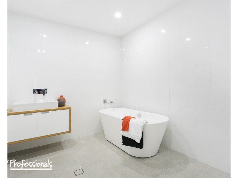 686a Henry Lawson Drive, East Hills NSW 2213