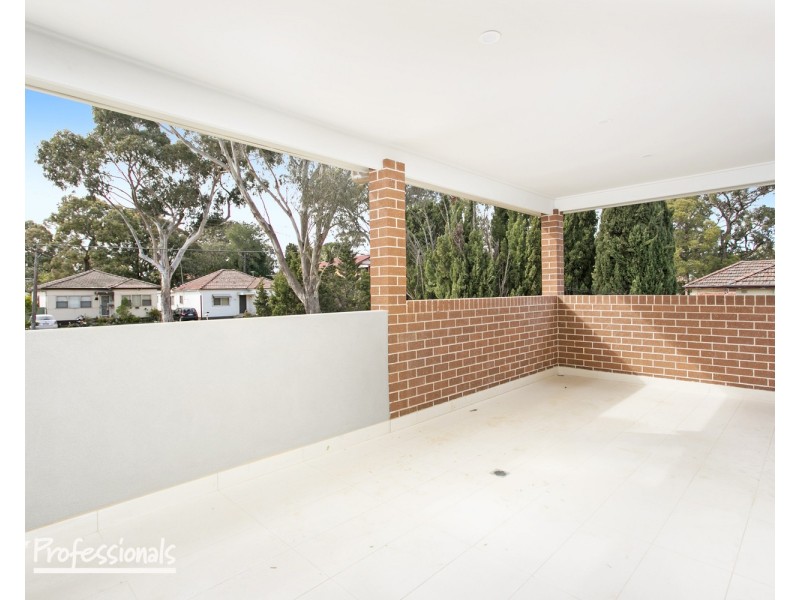 686a Henry Lawson Drive, East Hills NSW 2213