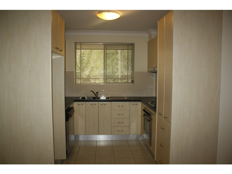 10/49 Maclaurin Avenue, East Hills NSW 2213